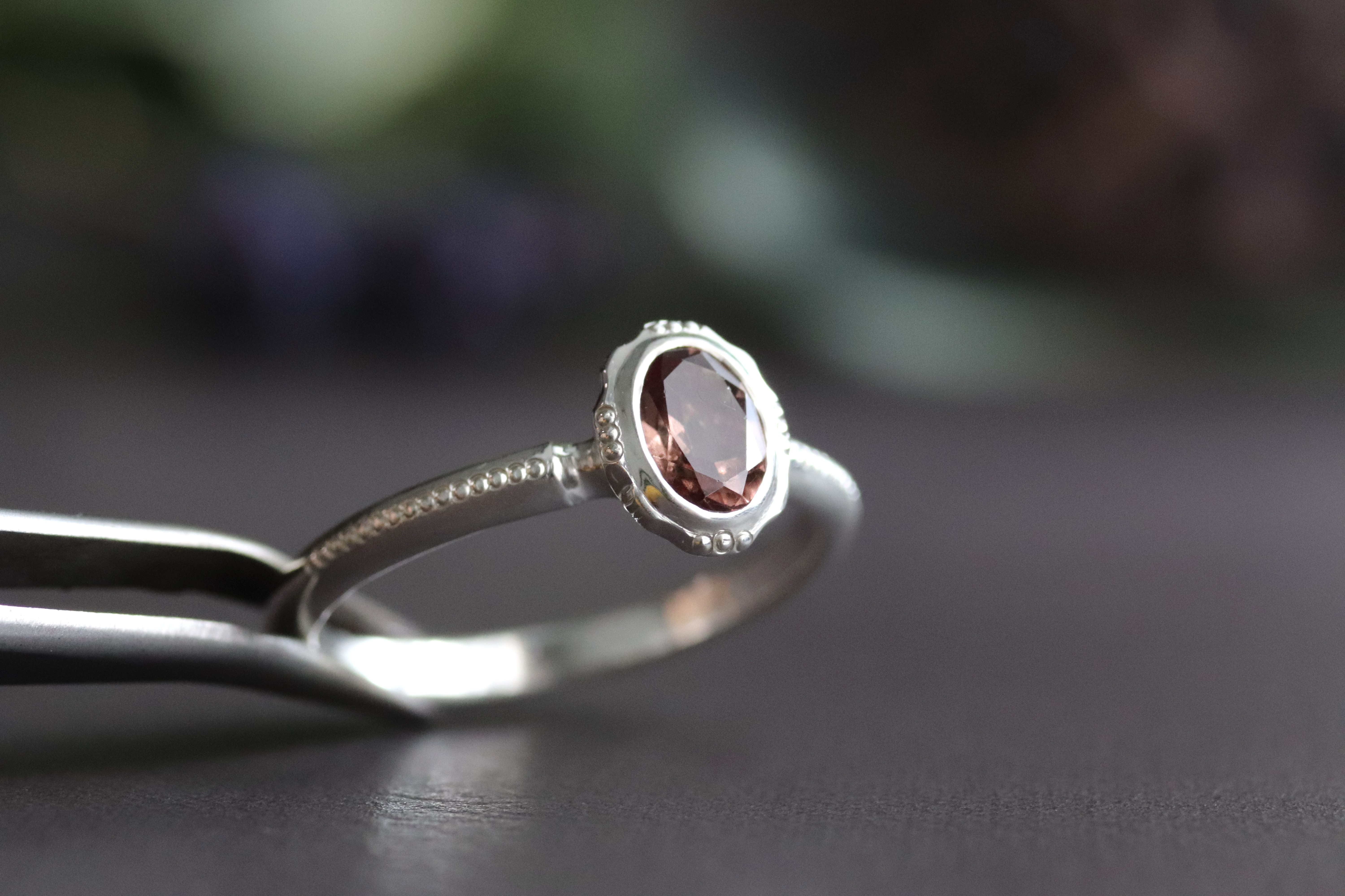 ★決算特価商品★ 天然カラーチェンジガーネット0.67カラットのシルバーリング アクセサリー