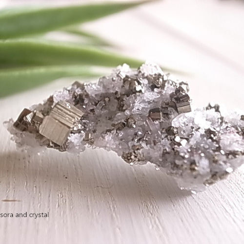 パイライト＆チャルコパイライトonクォーツ 14g 天然石 宙と