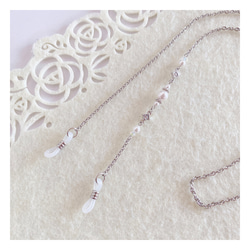 ホワイト色SWAROVSKIパールのメガネチェーン グラスコード 4枚目の画像