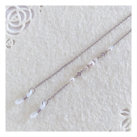 ホワイト色SWAROVSKIパールのメガネチェーン グラスコード 3枚目の画像