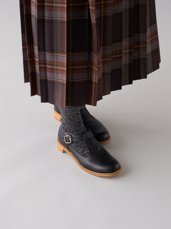 Tストラップシューズ （リサイクル素材）黒、Dブラウン 6枚目の画像