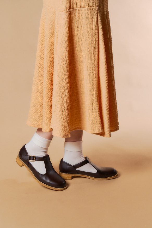 Tストラップシューズ （リサイクル素材）黒、Dブラウン 14枚目の画像