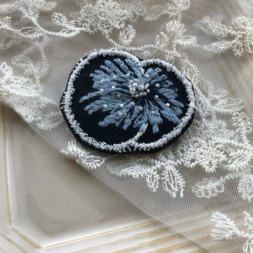 おはなのブローチ*hanakaze〇ミナペルホネン ブローチ chaki 通販  