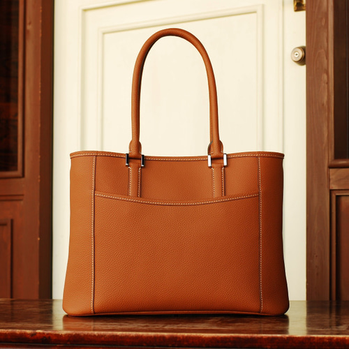 COACH　トートバッグ　ビジネスバッグ　ベージュ　オレンジ　茶色 coach コーチ トートバッグ 舟型 シグネチャー ベージュ 定番