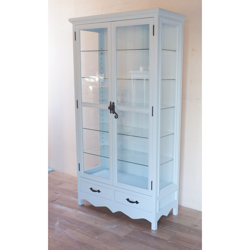 ガラスキャビネット　kizunaです 水色のガラスキャビネット ロートアイアン取っ手仕様 チェスト