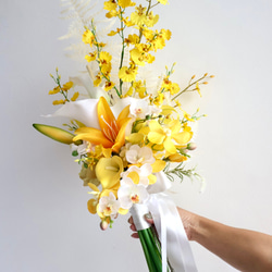 カラーとリリィのイエローブーケ ウェディングブーケ ブートニア
