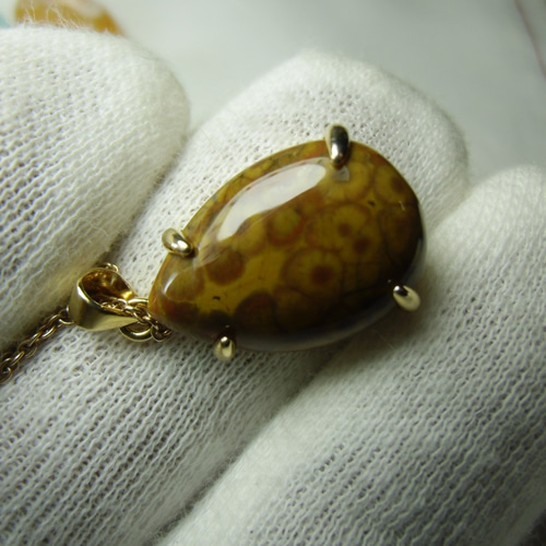 幻の五城目孔雀石♪平型タイプ18mm台座。 ネックレス・ペンダント お