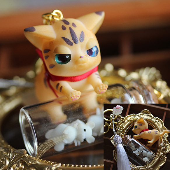 オコ茶トラ猫とネズミ瓶詰キーホルダー(ｵｺ茶ﾄﾗ) 1枚目の画像