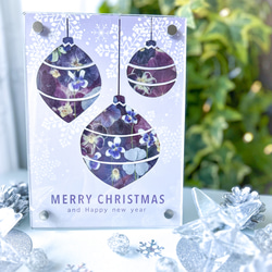 雪の結晶と紫ビオラのクリスマスオーナメント 1枚目の画像