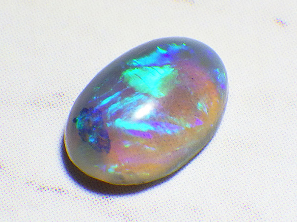 天然ブラックオパール 2.35ct 【美彩色】 TOPクオリティージェム
