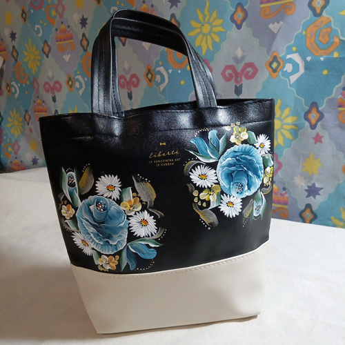 ショルダーバック　パッチン留め　薔薇　手描き　トールペイント トートバッグ 合皮バイカラー ブルーローズ トールペイント 手書き