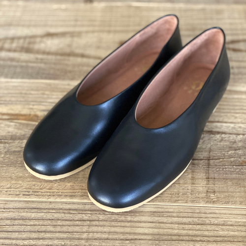 足に優しい深履きのバレエシューズ 黒スムース（21cm〜25.5cm