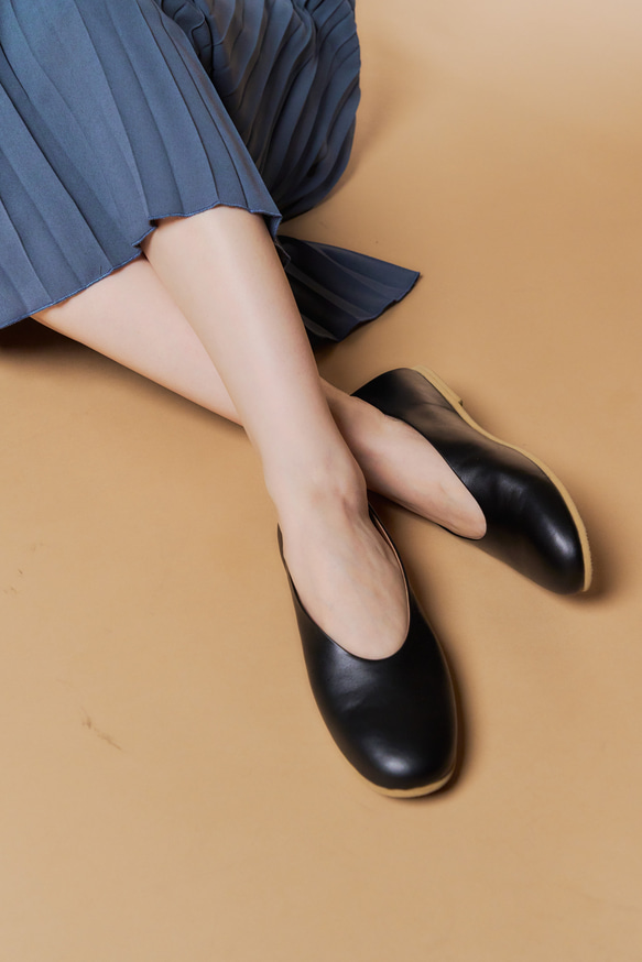 ケイ　　黒のバレエシューズ サイズ37 足に優しい深履きのバレエシューズ 黒スムース（21cm〜25.5cm