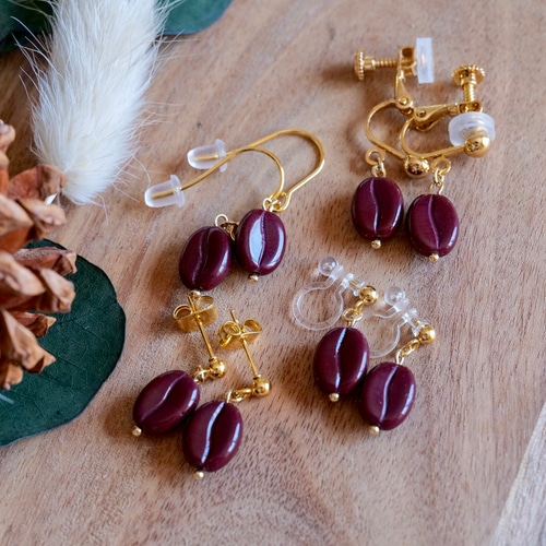 コーヒー豆のシンプルピアス（ひと粒） ピアス（スタッド・一粒