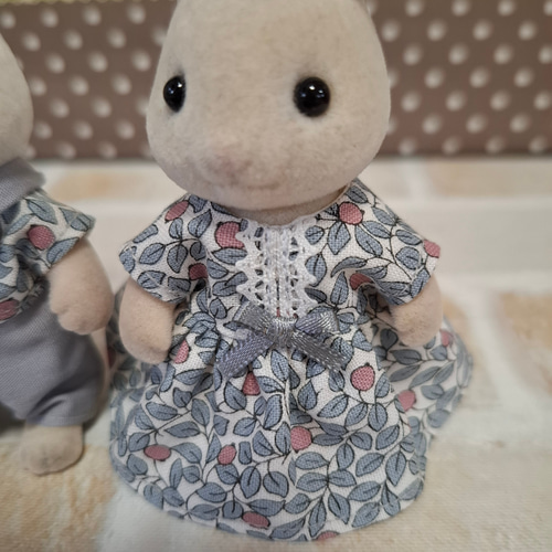 ハンドメイド シルバニアファミリーペア大人服 デートコーデ リバティ