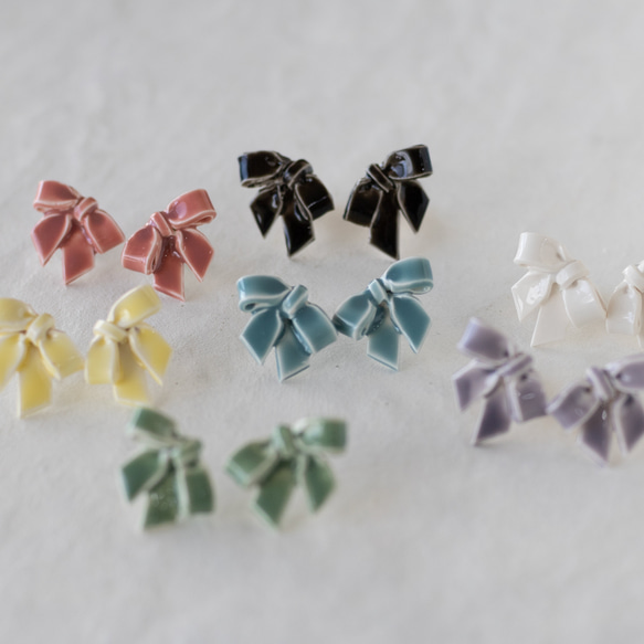 【7種顏色】鬆弛的蝴蝶結 軟陶耳環 / 耳夾 第3張的照片