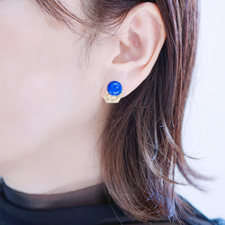 【両耳ピアス/brass+stone】9月・12月誕生石 [真鍮+ラピスラズリ］真鍮ピアス　ラピスラズリ　14K　チタン 6枚目の画像