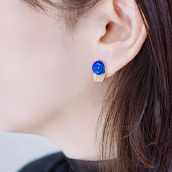 【雙耳穿孔/黃銅+寶石】九月和十二月生辰石【黃銅+青金石】14K黃銅青金石耳環 第3張的照片