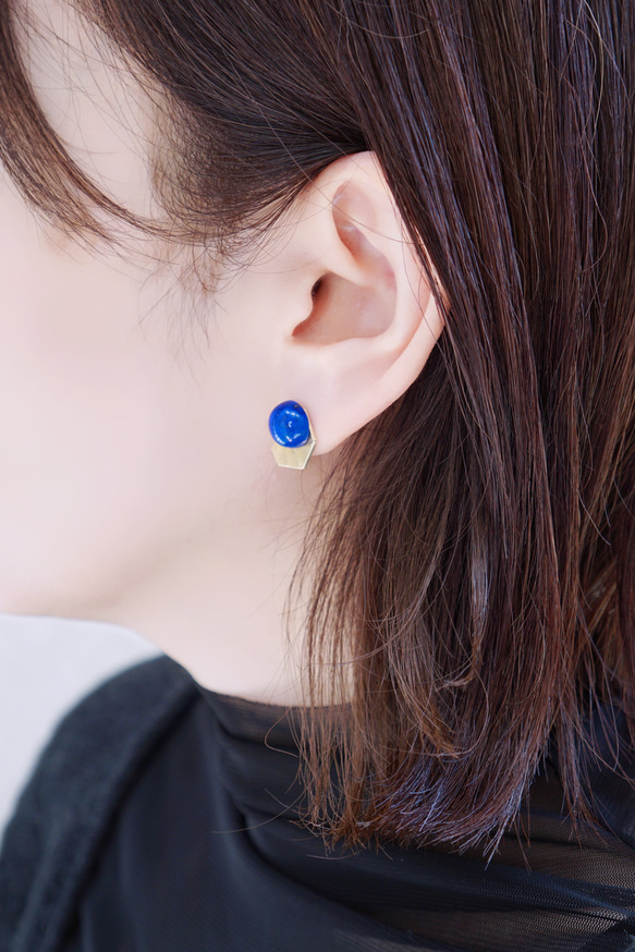 【雙耳穿孔/黃銅+寶石】九月和十二月生辰石【黃銅+青金石】14K黃銅青金石耳環 第5張的照片