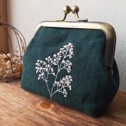 がま口ポーチ 手刺繍 【かすみ草】グリーン *° 会津木綿 2枚目の画像