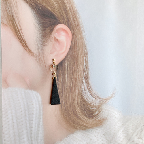 ブラック×ゴールド アシンメトリー ウッド ピアス イヤリング  