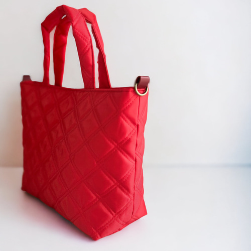 ナイロン キルティング/刺繍ポーチ付き 2wayトートバッグ