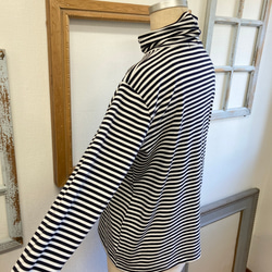 秋季新品❗️成人海龜❤️條紋棉質寬鬆高領上衣黑白色（尺寸L） 第8張的照片