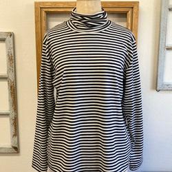 秋季新品❗️成人海龜❤️條紋棉質寬鬆高領上衣黑白色（尺寸L） 第1張的照片