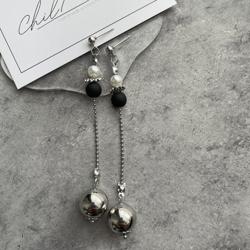 シルバー 黒 ロング チェーン 大ぶり 個性的 ピアス/イヤリング ピアス