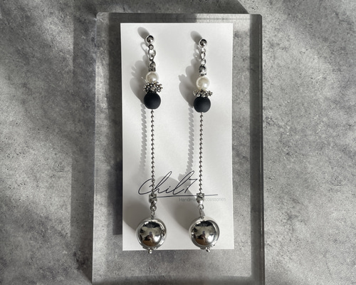 シルバー 黒 ロング チェーン 大ぶり 個性的 ピアス/イヤリング ピアス