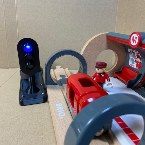 2次改良試作価格／送料込】3灯式 鉄道用信号機 LED BRIOサイズ