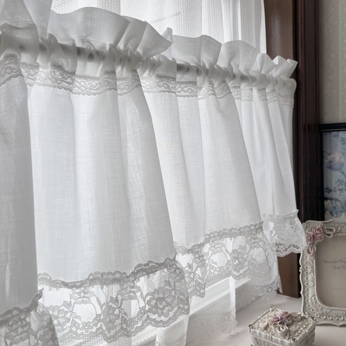 カフェカーテン【まゅ様オーダー品　バラ柄チュールレース】ハンドメイド カフェカーテン【まゅ様オーダー品 バラ柄チュールレース