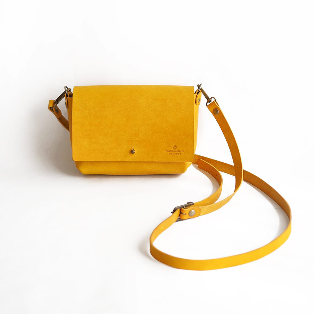 Carven イエロー レザー ショルダーバッグ - メルカリ