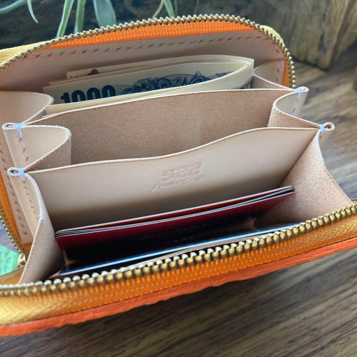 メロンデザイン　牛革財布　ハンドメイド メロンなL字ファスナーコンパクト財布（牛革製）赤肉・青肉