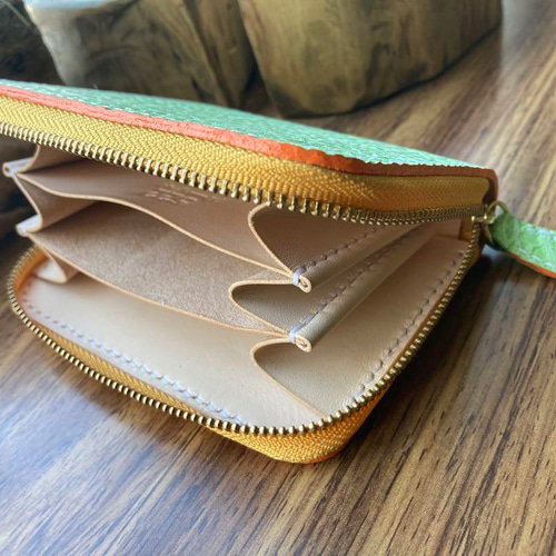 メロンデザイン　牛革財布　ハンドメイド 赤肉メロンなラウンドファスナー長財布（牛革製） - EARL'S