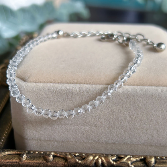 透明感あふれるクリアなブレスレット クリスタル 水晶 天然石