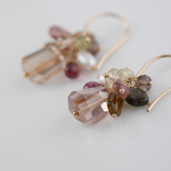 #969 香檳黃水晶與電氣石秋花束耳環 第2張的照片
