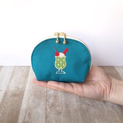 小さなシェル型クリームソーダ&プリン！ポーチ【セルリアンブルー】 1枚目の画像