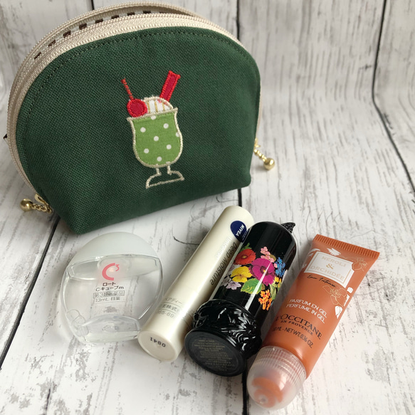 小さなシェル型クリームソーダ&プリン！ポーチ【セルリアンブルー】 6枚目の画像