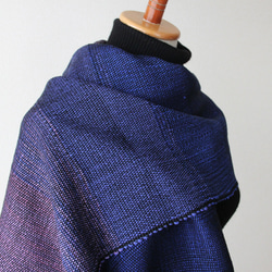 《キレイ色を楽しむ》ウール手織りストール（大）　ブルー×ライラック/プレゼント/秋冬 4枚目の画像