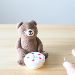 クマさんとショートケーキの指輪置き 2枚目の画像