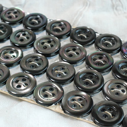 アンティークボタン シェルボタン 貝ボタン 1.3㎝ グレー系 5枚目の画像
