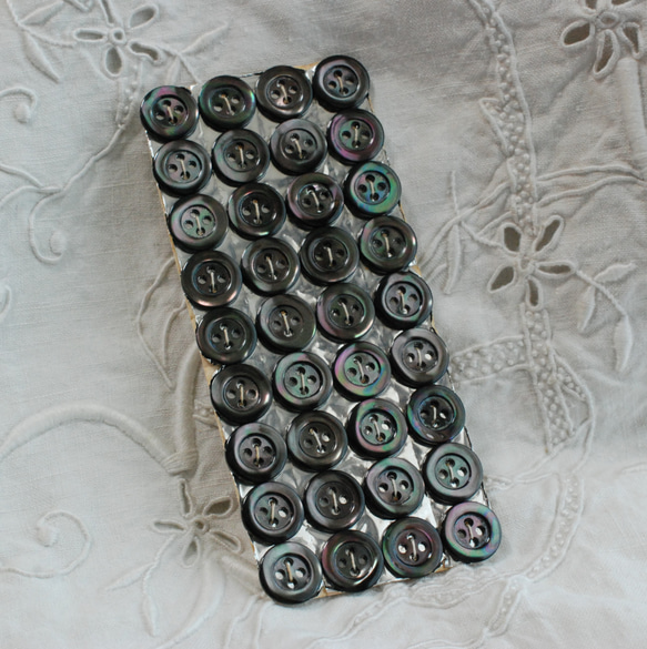 アンティークボタン シェルボタン 貝ボタン 1.3㎝ グレー系 1枚目の画像