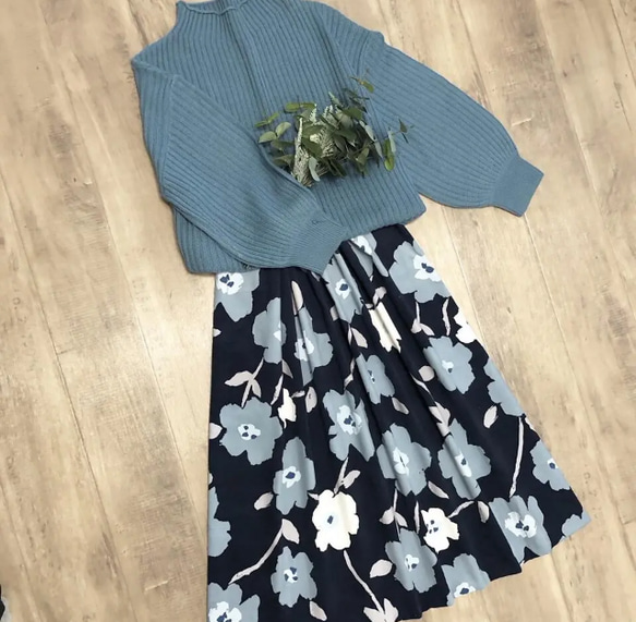 鎌倉スワニー 和楽美 北欧風 お花 の かわいい コーデュロイ ギャザースカート 3枚目の画像