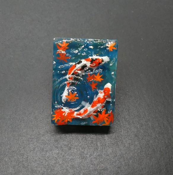 京都の紅葉と泳ぐ金魚　レジン　ジオラマ 金魚と紅葉の美しいコラボをお見逃しなく！秋色に染まる「アート