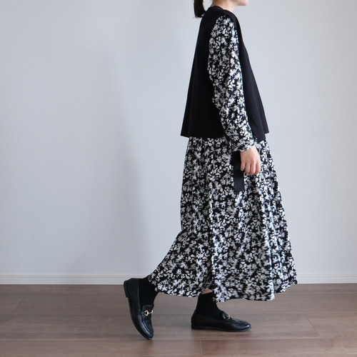 This.】体型カバーも叶う ふんわりシルエットの小花柄ギャザー This.】体型カバーも叶う ふんわりシルエットの小花柄ギャザー