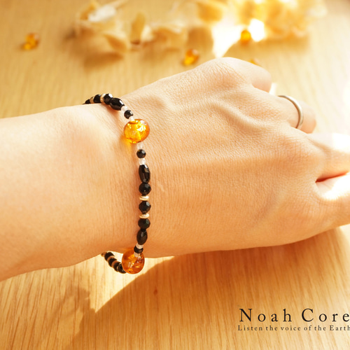 バルティックアンバーの14kgfワイヤーブレスレット