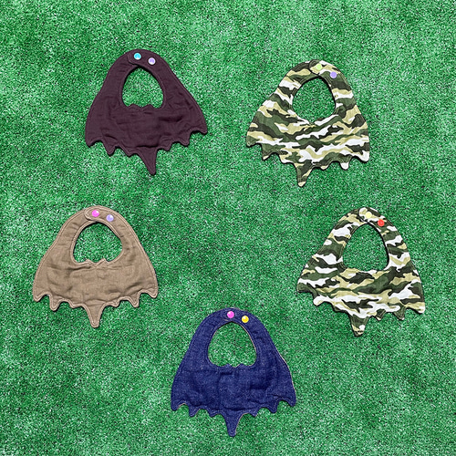 再販可能＊ふかふか刺繍スタイ＊こうもり＊ 【公式通販】