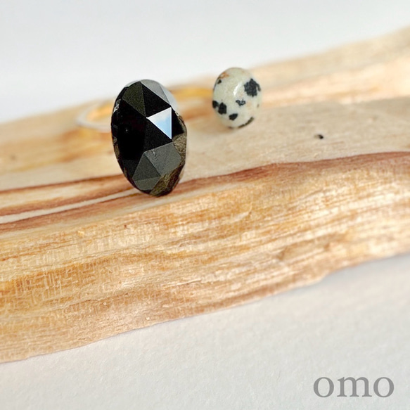 〈mono〉オニキス×ダルメシアンジャスパー 天然石 フォークリング / 黒 指輪 シンプル フリーサイズ 1枚目の画像