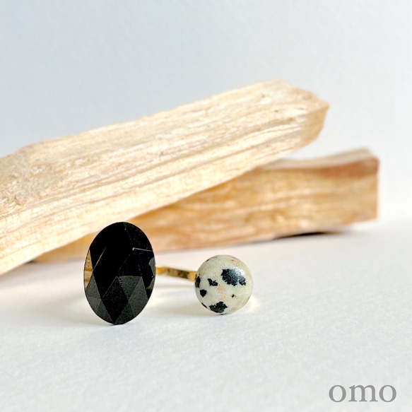 〈mono〉オニキス×ダルメシアンジャスパー 天然石 フォークリング / 黒 指輪 シンプル フリーサイズ 2枚目の画像